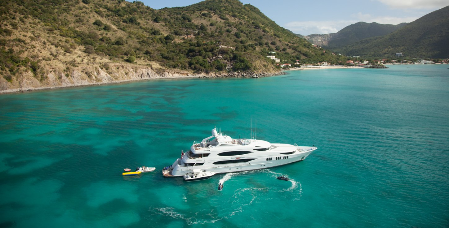 luxury yacht charter st martin